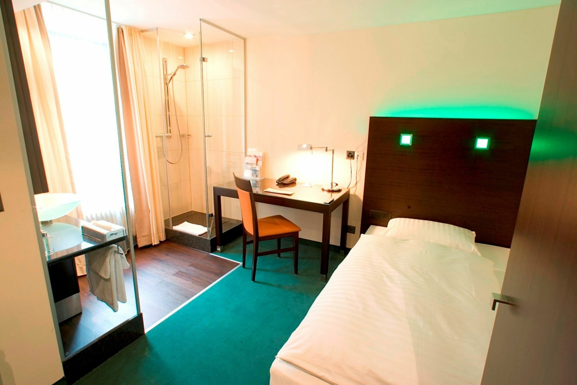 Stay2Night Bs Zürich Buitenkant foto